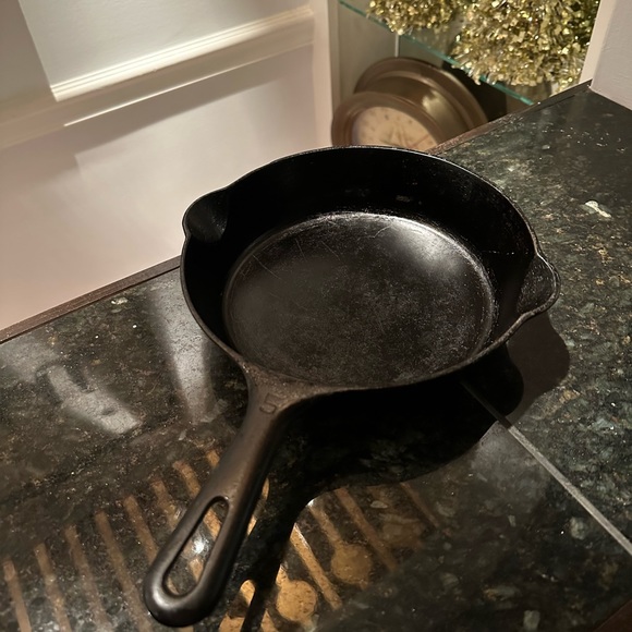 Griswold cast iron skilled No. 5 - Picture 3 of 5